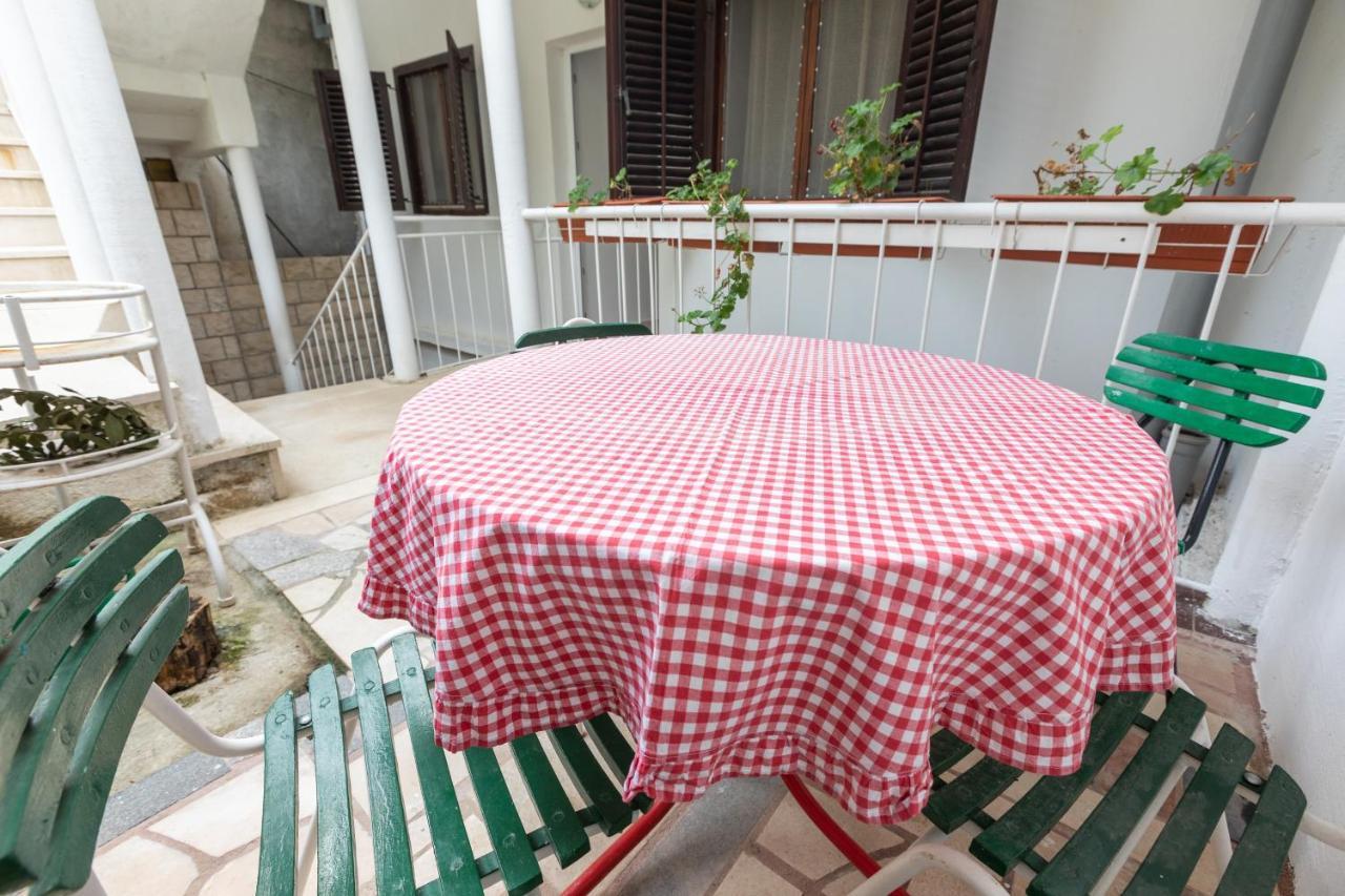 Apartments By The Sea Podgora, Makarska - 11469 Eksteriør billede